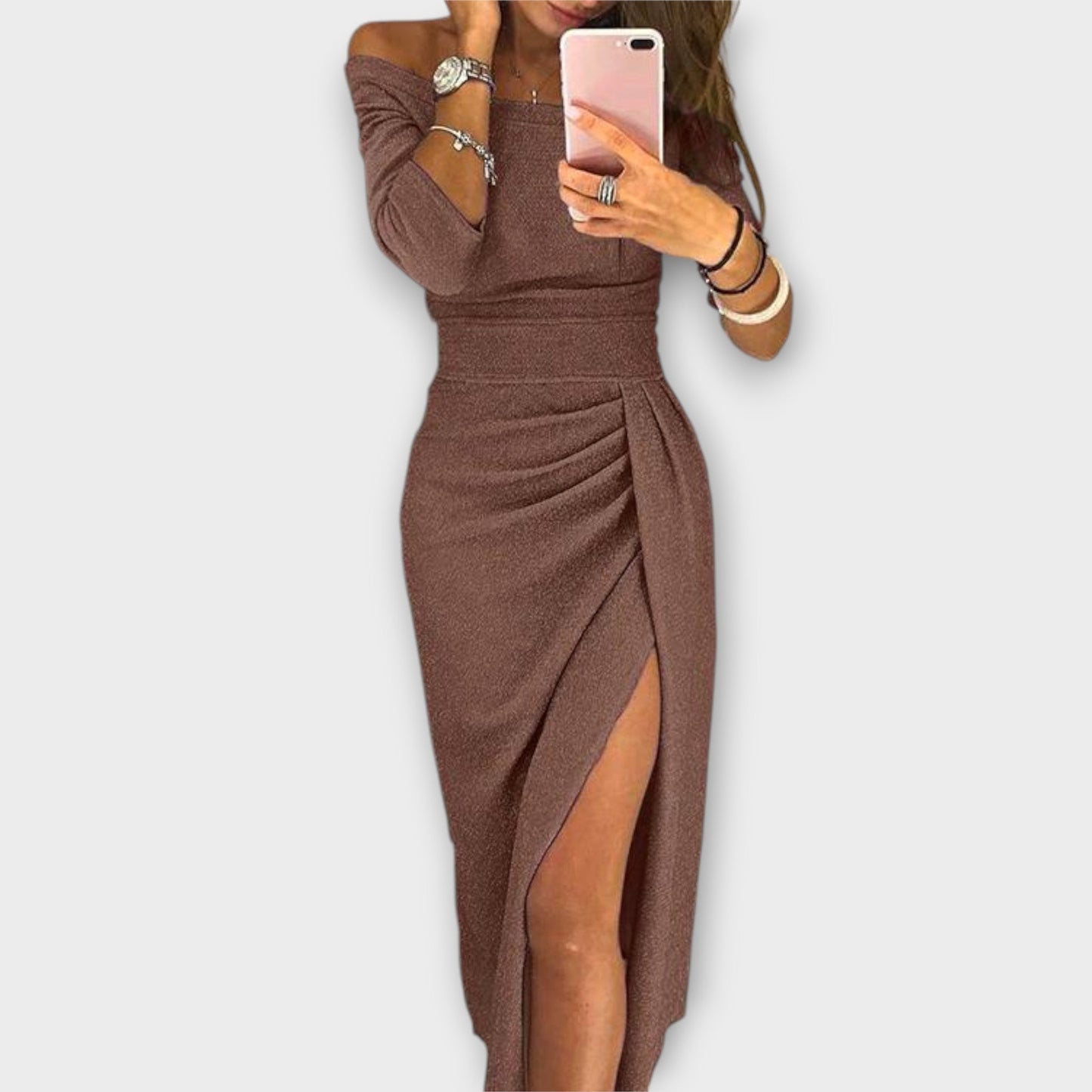 YRLA - Off-Shoulder Klänning