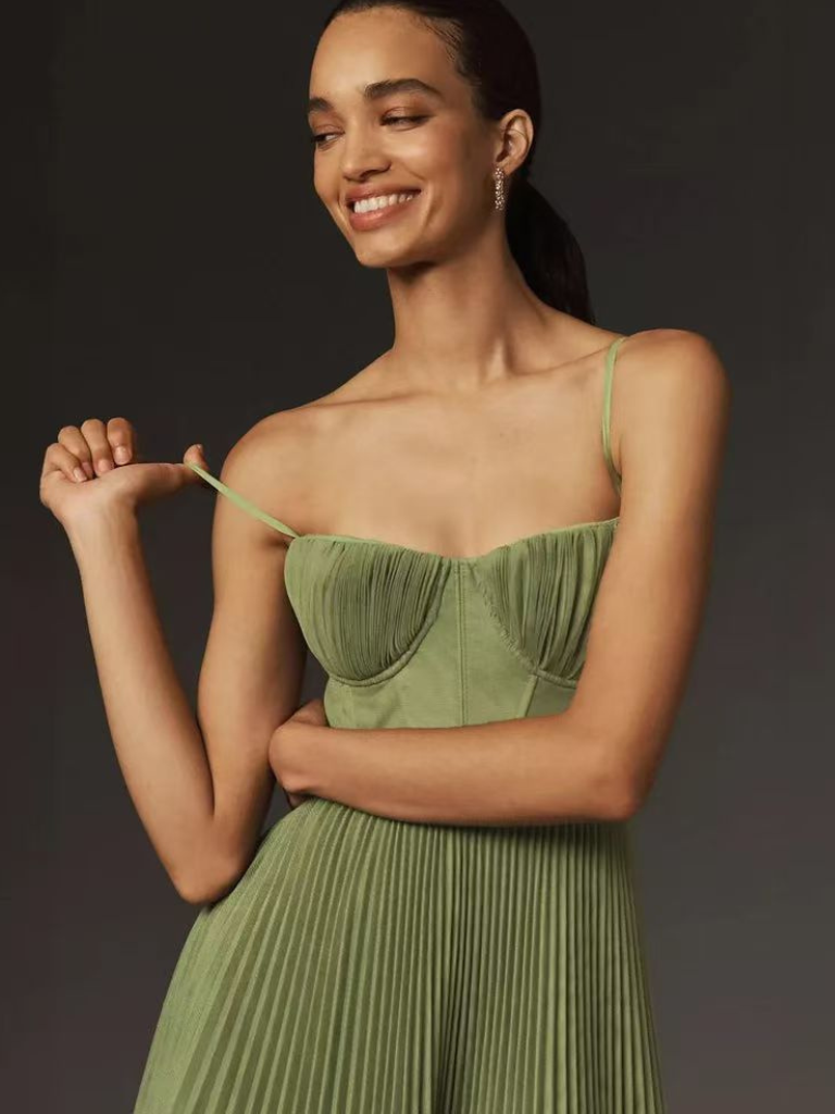 Beata™ | Elegant Plisserad Klänning